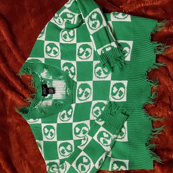 Just Polly Distressed Crop Sweater - Picture 1 of 6